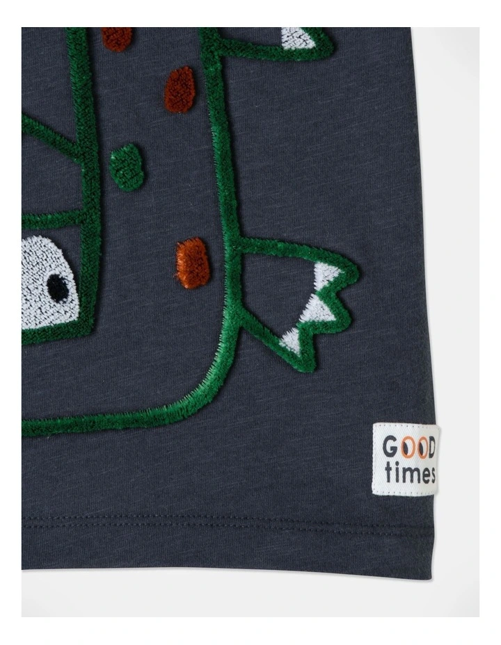 Howie Step Hem T-Shirt In Navy 5 Howie Step Hem T-Shirt In Navy - Image 3